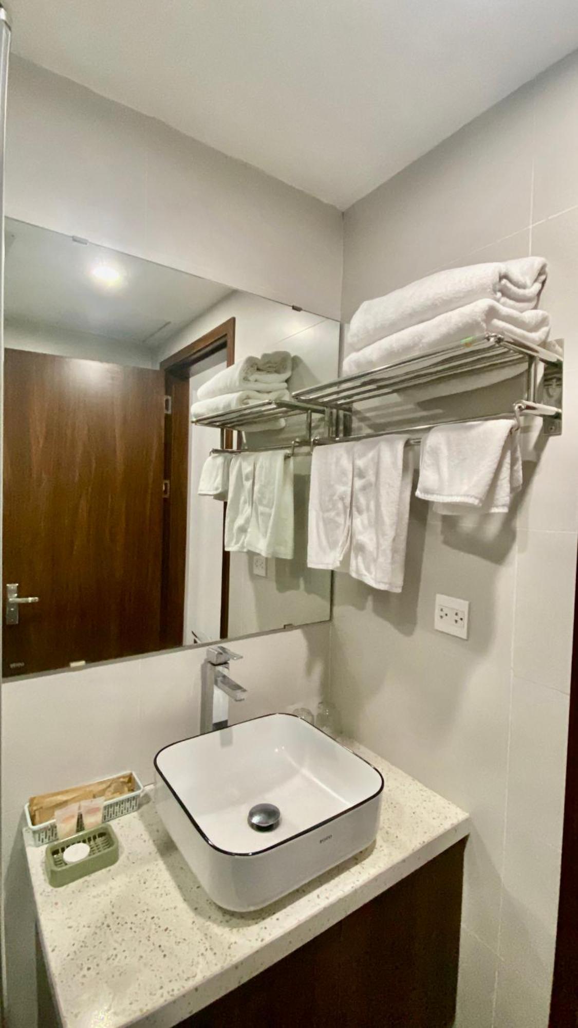 Wins Apartment Ханой Экстерьер фото