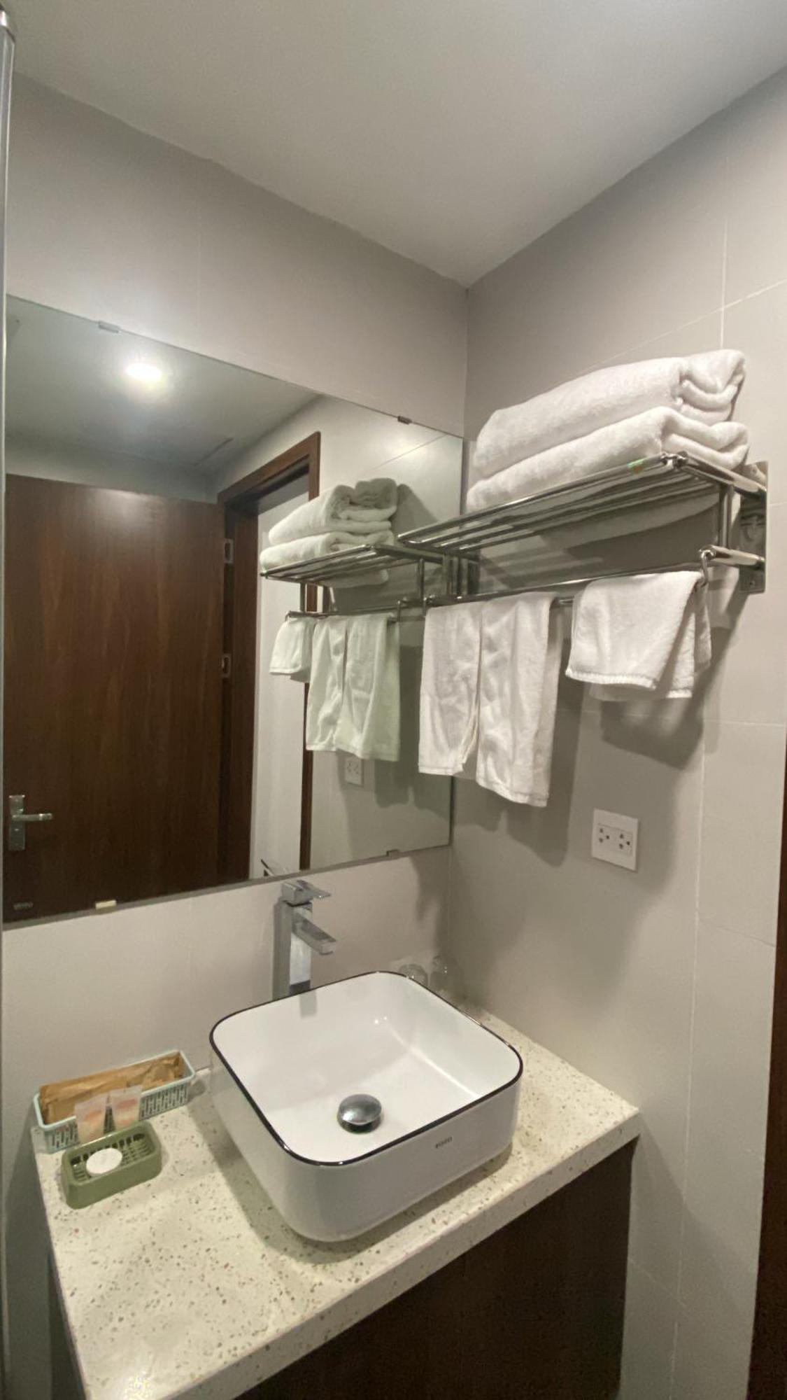 Wins Apartment Ханой Экстерьер фото